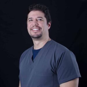 Dr Alejandro Gomez Es Experto En Estética Dental Y Endodoncia